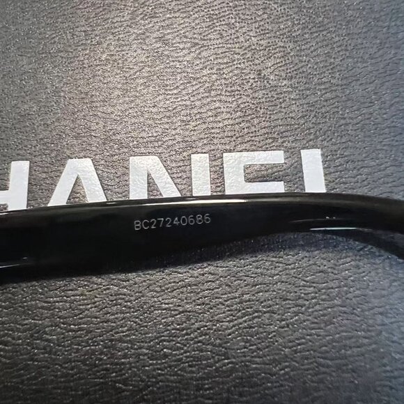Authentic CHANEL Sunglasses Women's Polarized-Black/White CC Logo New With Box - Picture 5 of 10